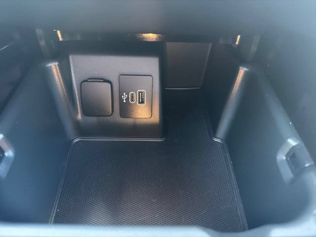 Certified 2025 Ford Explorer Platinum w/ Ultimate Package AWD/4WD image 22