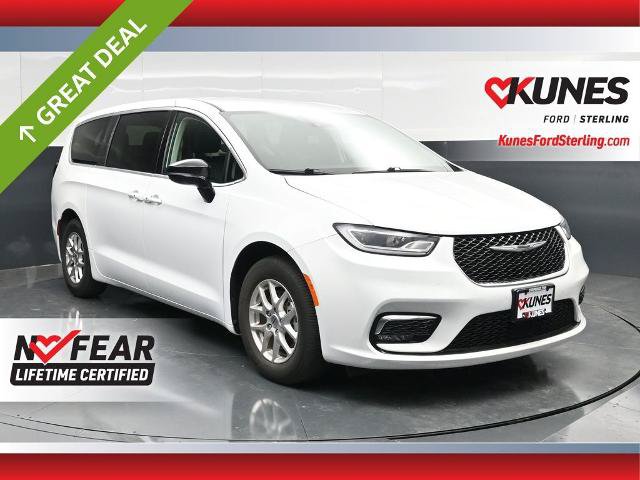 Used 2024 Chrysler Pacifica Touring-L FWD image 1