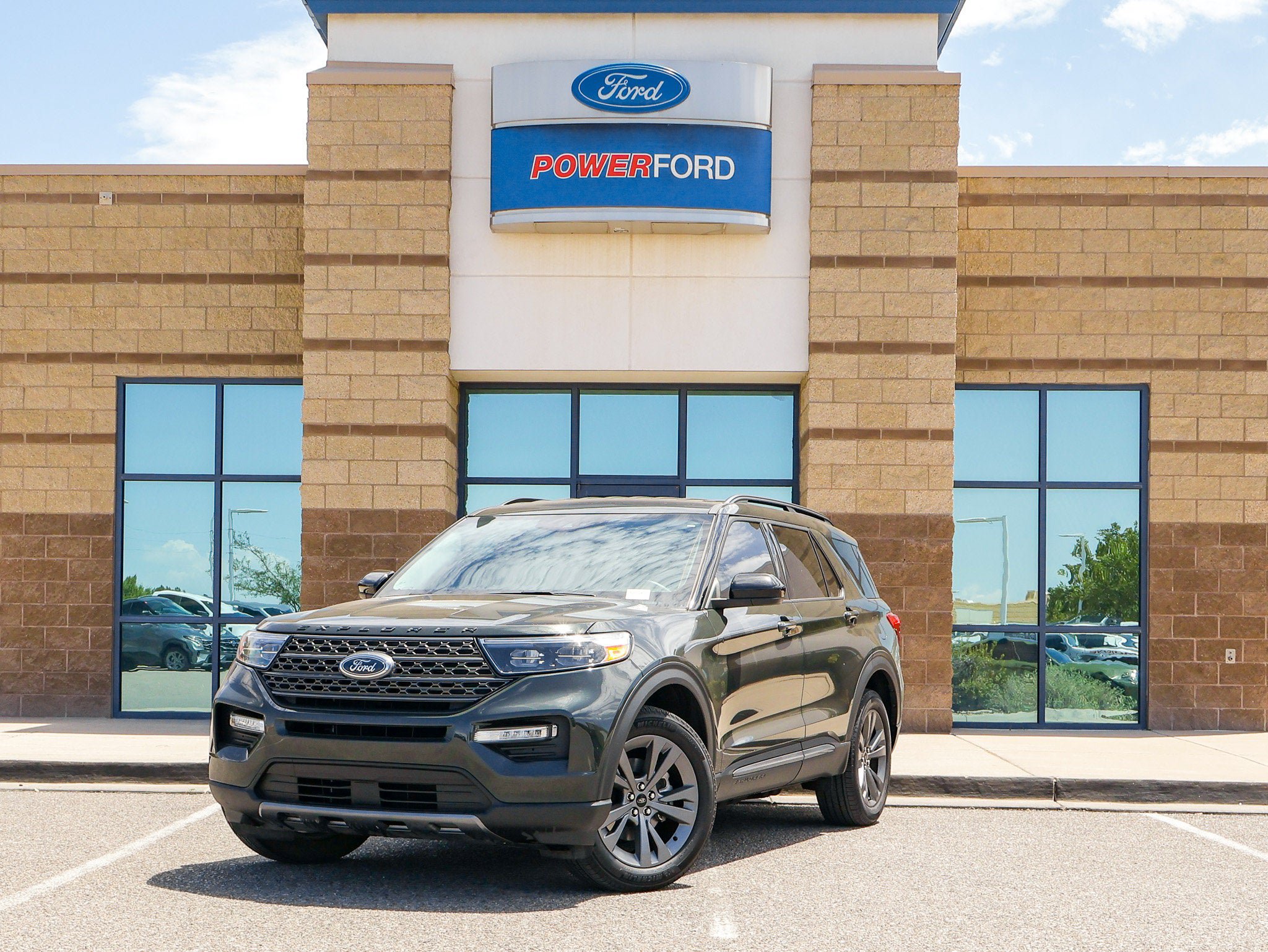 Certified 2023 Ford Explorer XLT w/ Equipment Group 202A AWD/4WD image 2