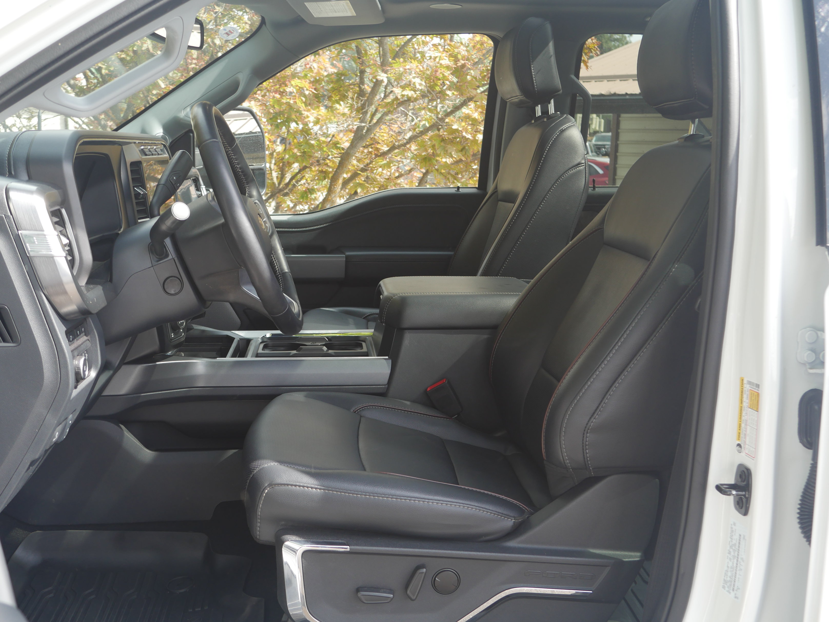 Certified 2024 Ford F350 Lariat w/ Lariat Ultimate Package AWD/4WD image 3