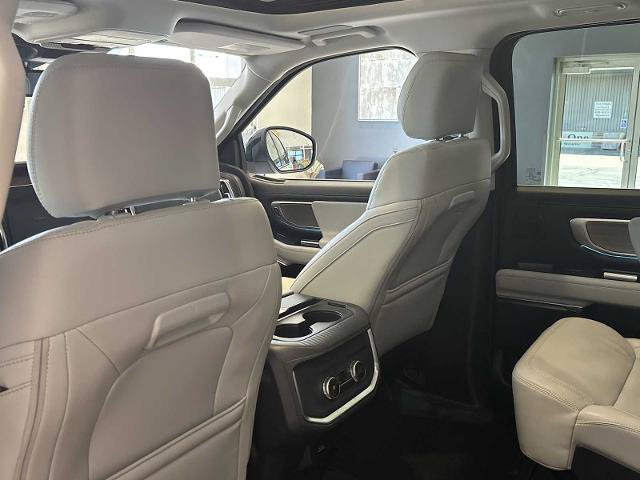 Certified 2025 Ford Expedition Platinum w/ Driver's Package AWD/4WD image 24