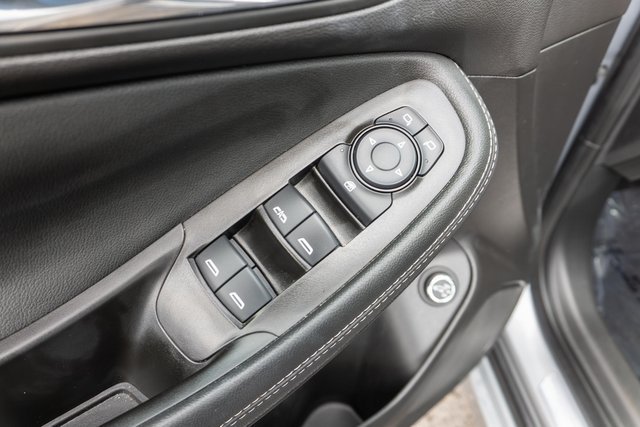 Used 2023 Buick Encore GX Select w/ Sport Touring Package FWD image 17