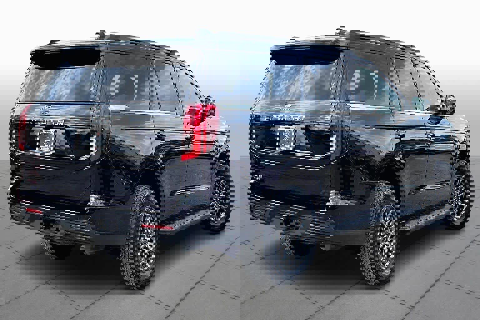 Certified 2025 Ford Expedition Active image 12