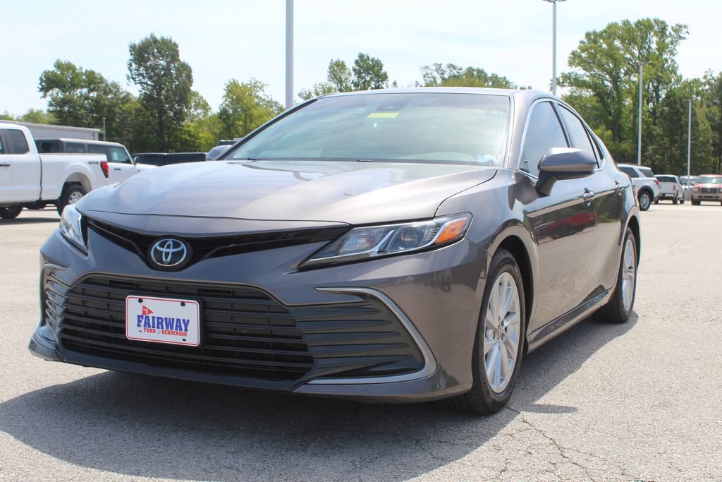Used 2023 Toyota Camry LE FWD image 4