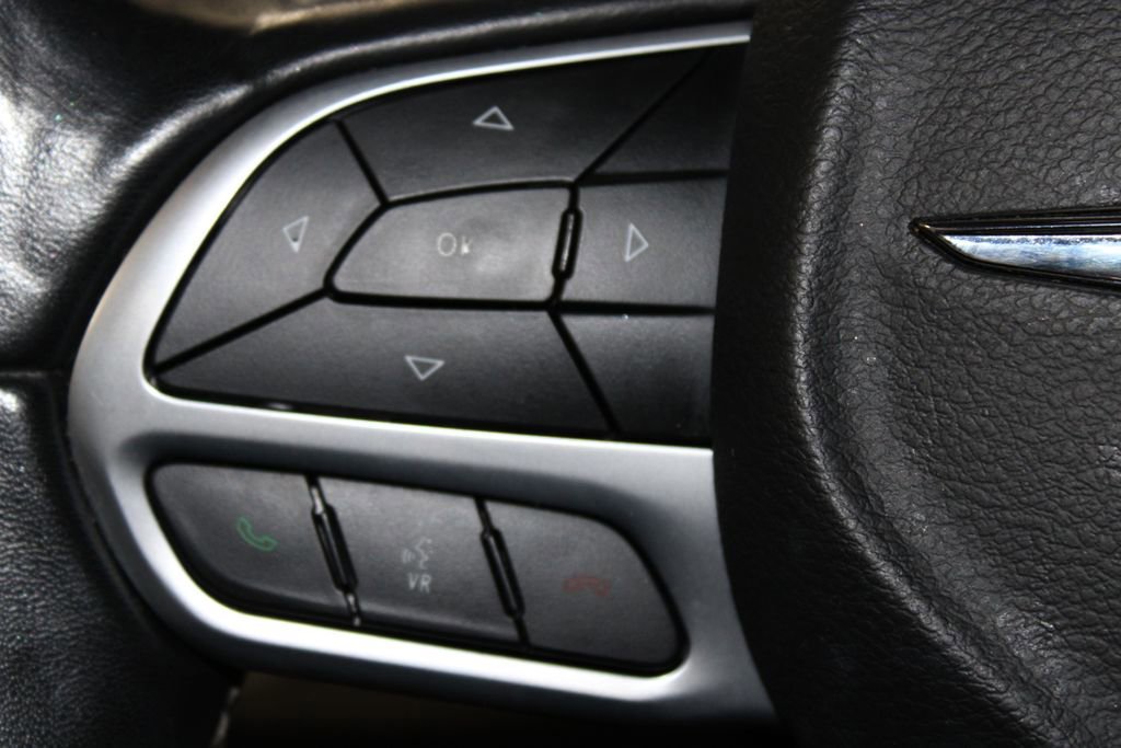 Used 2022 Chrysler Pacifica Limited image 44