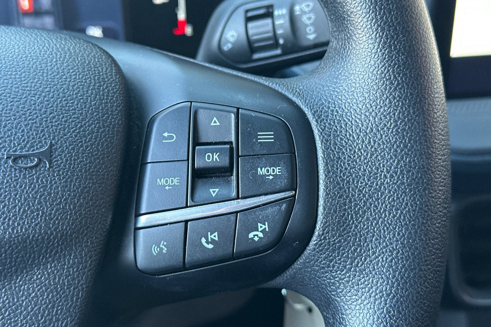 Certified 2025 Ford Maverick XL FWD image 36