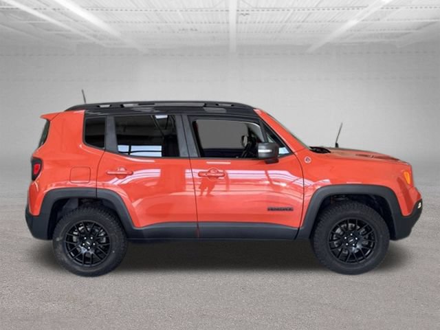Used 2018 Jeep Renegade Trailhawk w/ UConnect 8.4 Nav Group AWD/4WD image 8