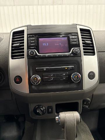 Used 2018 Nissan Frontier SV AWD/4WD image 13