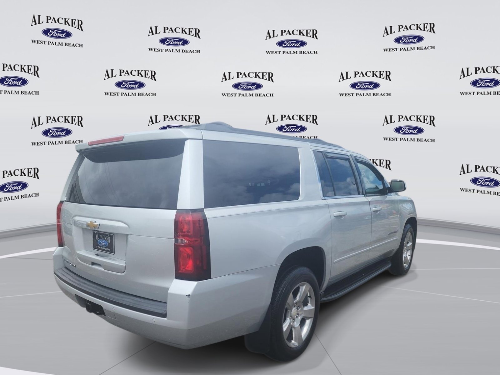 Used 2017 Chevrolet Suburban LS w/ All-Season Package RWD image 6
