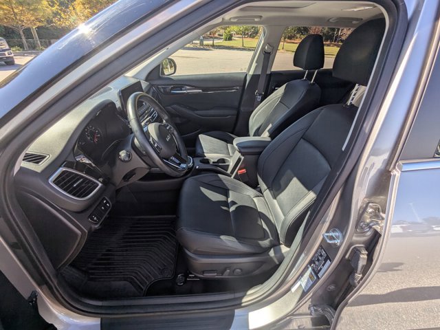 Used 2023 Kia Seltos EX image 17