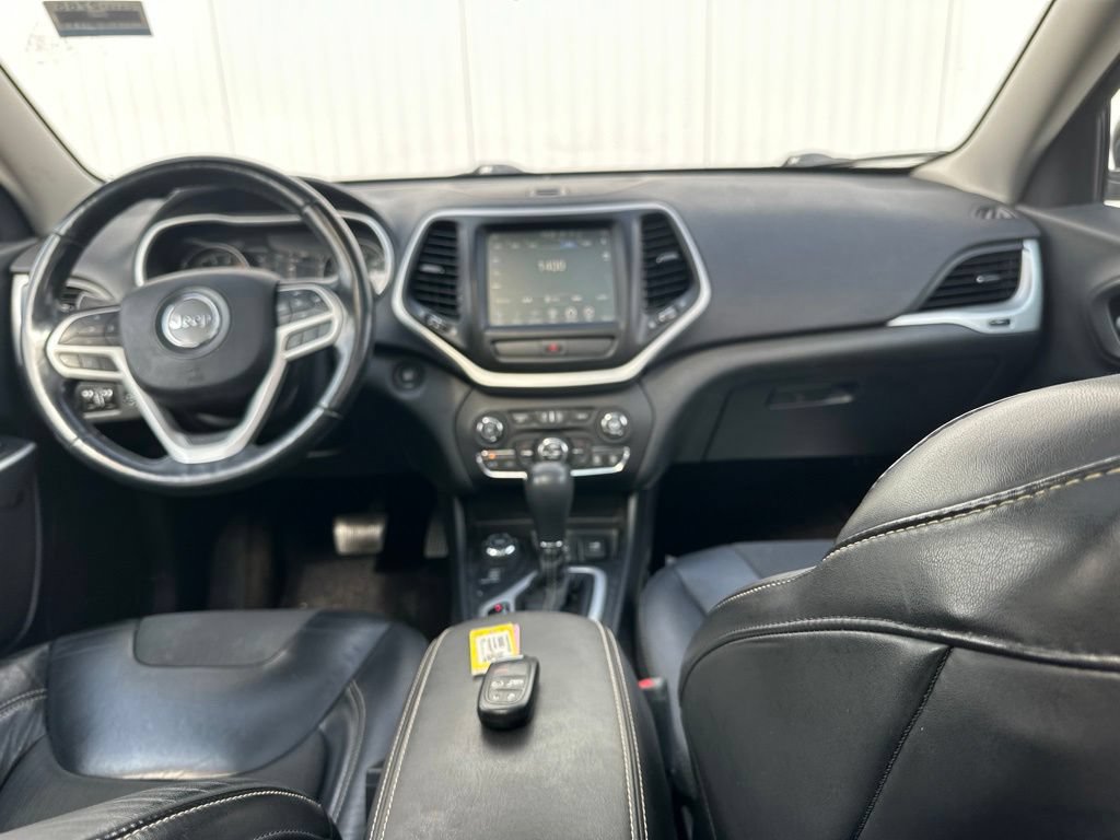 Used 2018 Jeep Cherokee Latitude Plus w/ Comfort/Convenience Group AWD/4WD image 34