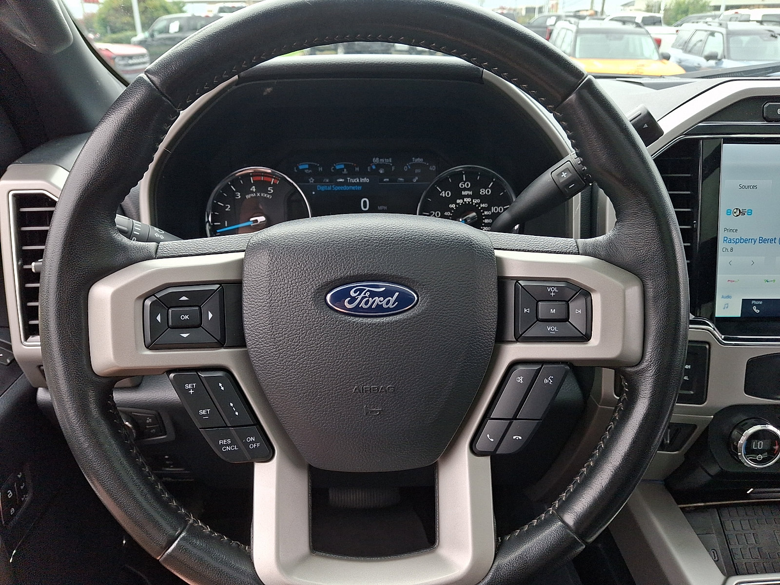 Certified 2022 Ford F350 Lariat w/ Tremor Off-Road Package AWD/4WD image 27