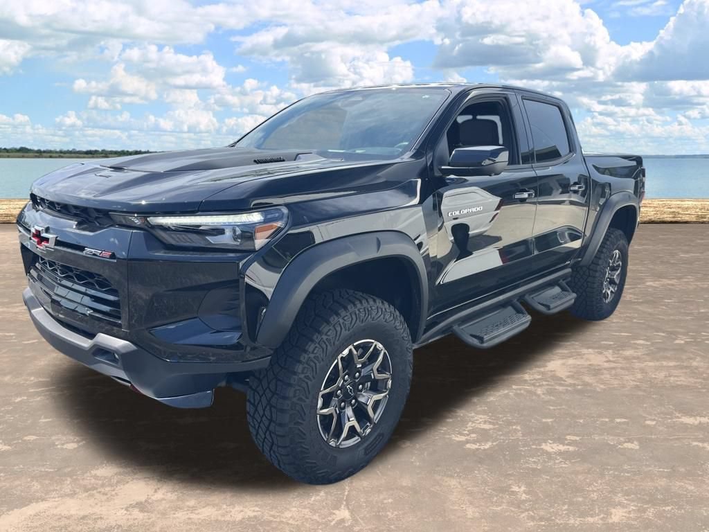 Used 2025 Chevrolet Colorado ZR2 AWD/4WD image 2