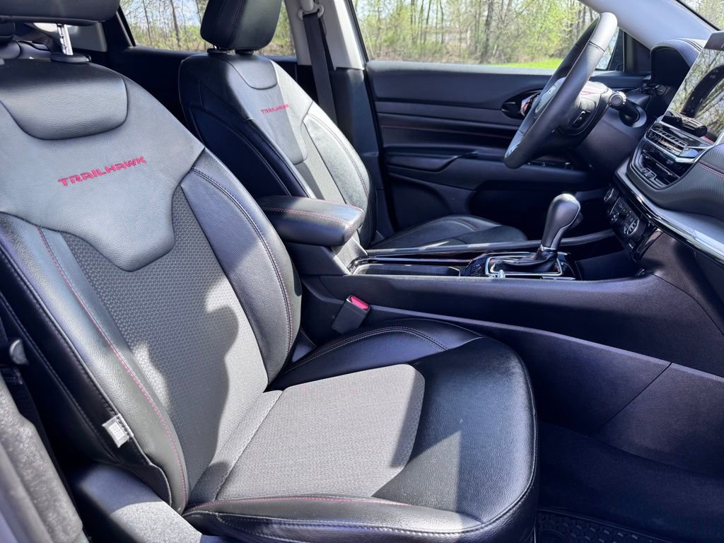 Used 2022 Jeep Compass Trailhawk AWD/4WD image 17