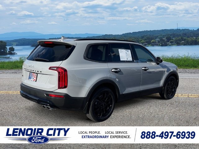 Used 2022 Kia Telluride SX w/ SX Prestige Package AWD/4WD image 3