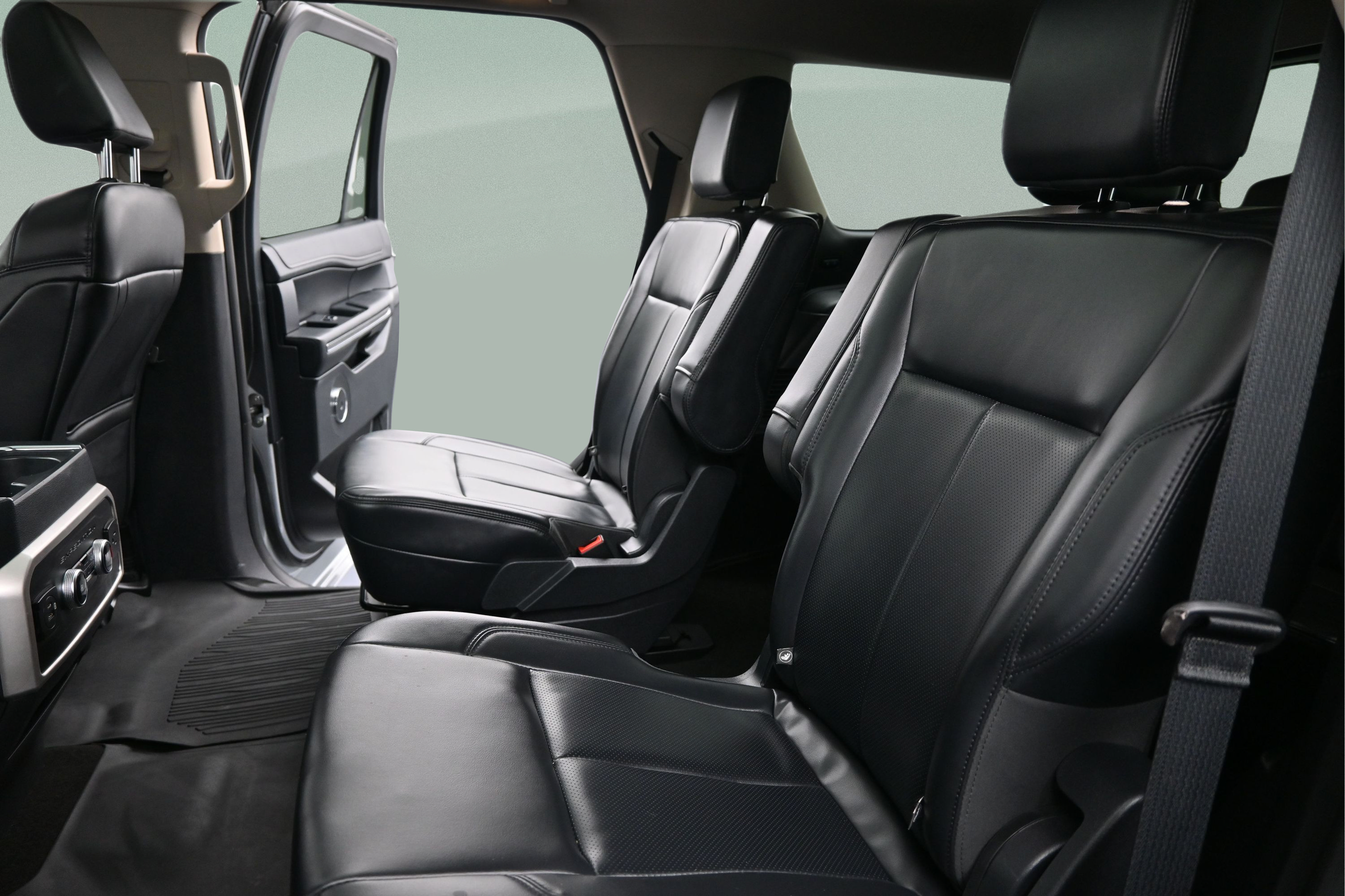 Certified 2023 Ford Expedition XLT RWD image 24