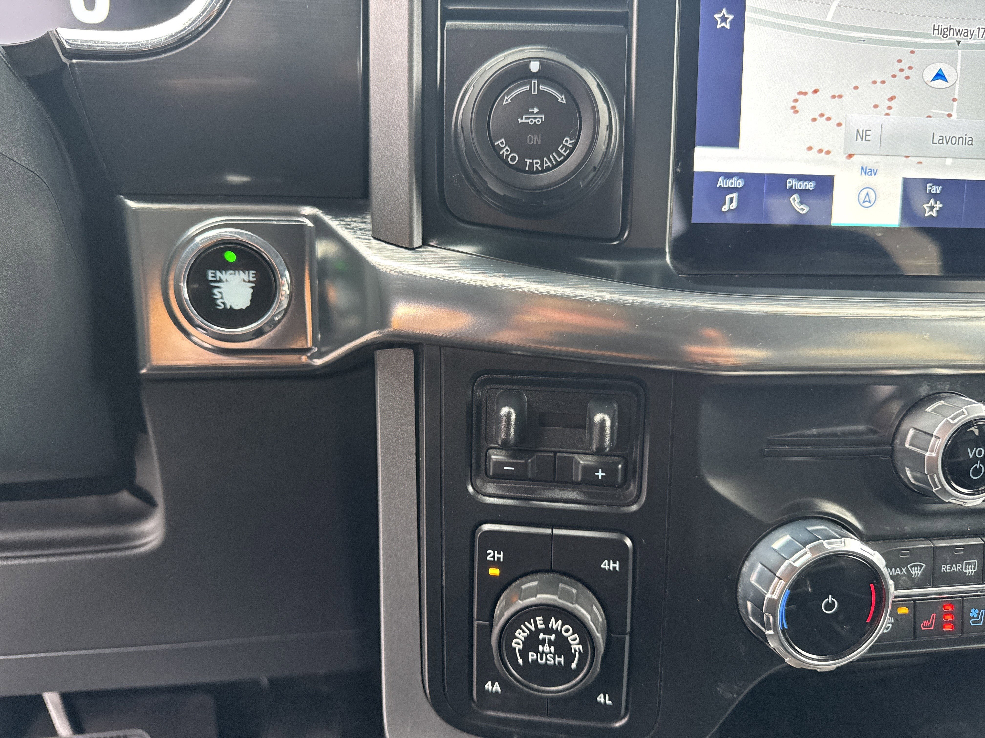 Certified 2022 Ford F150 Lariat w/ Equipment Group 502A High image 32