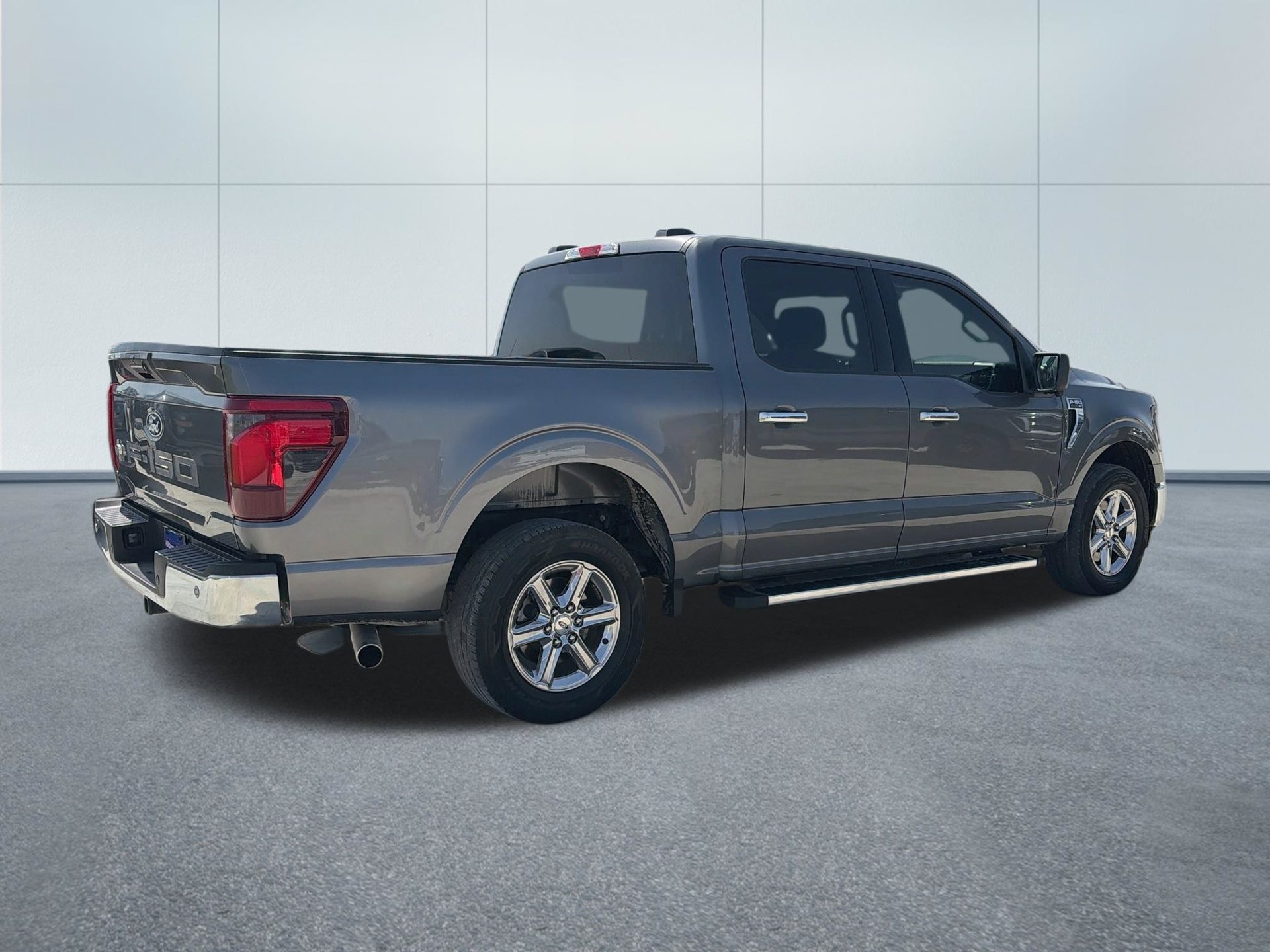 Certified 2024 Ford F150 XLT w/ Mobile Office Package RWD image 5