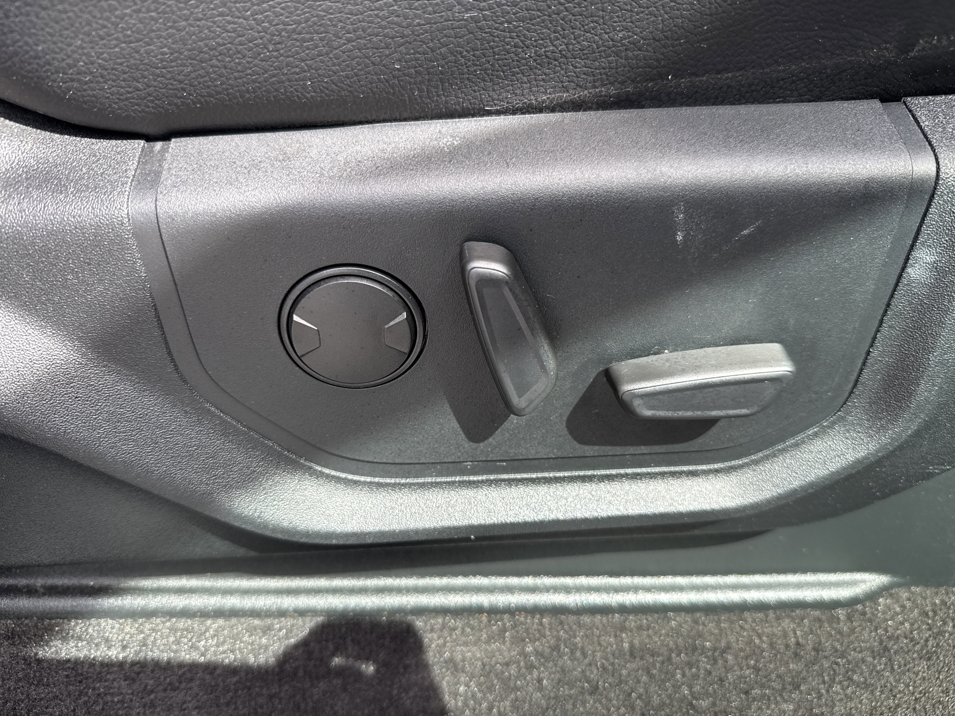 Certified 2020 Ford F150 Lariat w/ Equipment Group 501A Mid AWD/4WD image 30