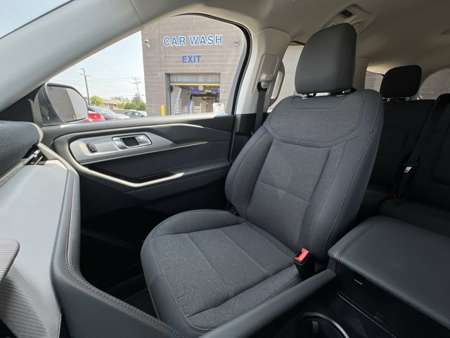 Certified 2026 Ford Explorer Active AWD/4WD image 21