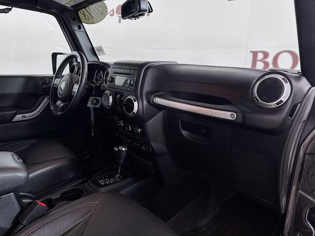 Used 2018 Jeep Wrangler Unlimited Sahara w/ Connectivity Group image 28