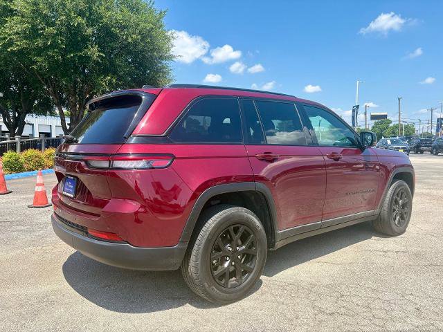 Used 2024 Jeep Grand Cherokee Altitude AWD/4WD image 3
