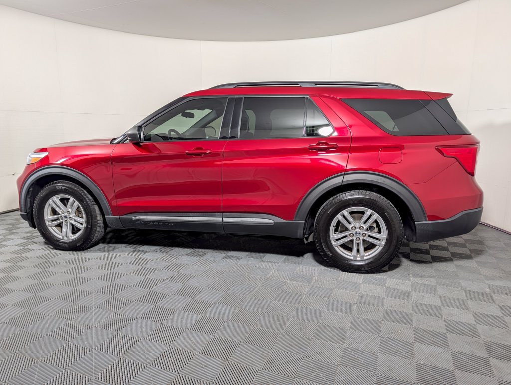 Certified 2020 Ford Explorer XLT w/ Equipment Group 202A RWD image 5