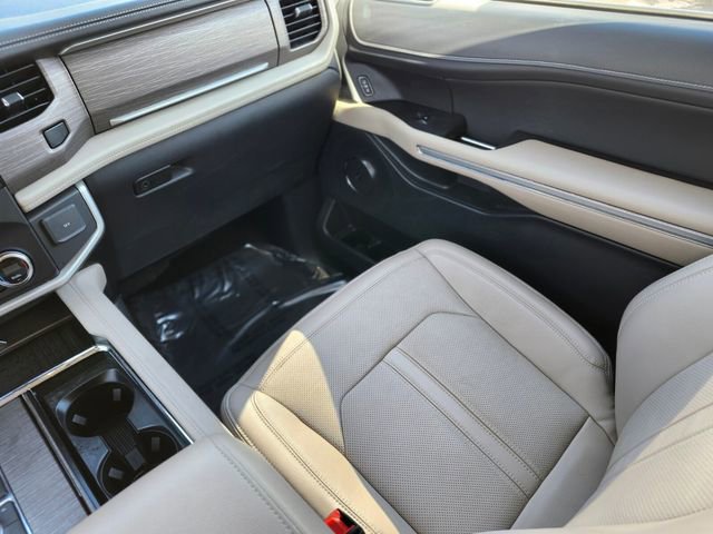 Certified 2023 Ford Expedition Limited image 15
