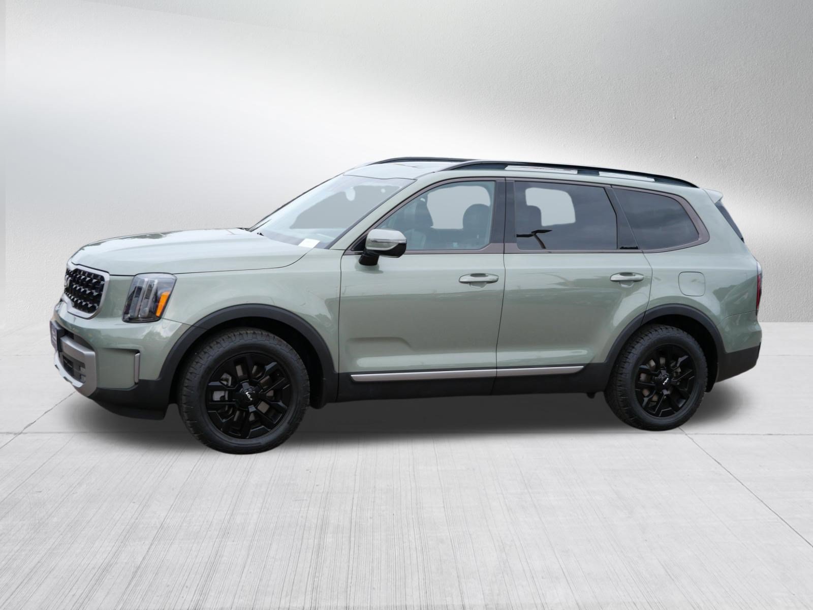 Used 2023 Kia Telluride SX X-Pro AWD/4WD image 3