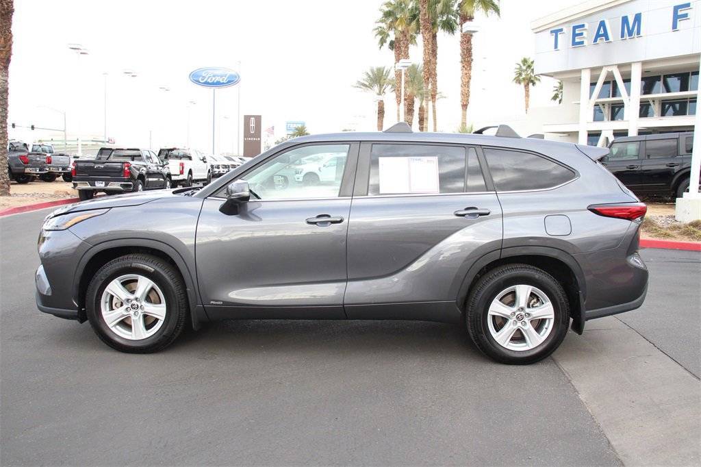 Used 2023 Toyota Highlander LE image 4