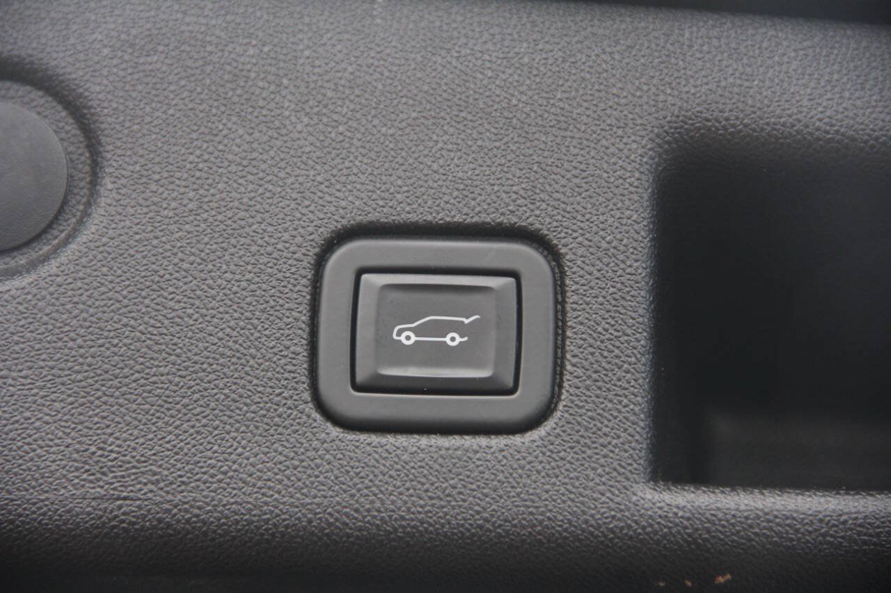 Used 2020 Chevrolet Equinox LT AWD/4WD image 12
