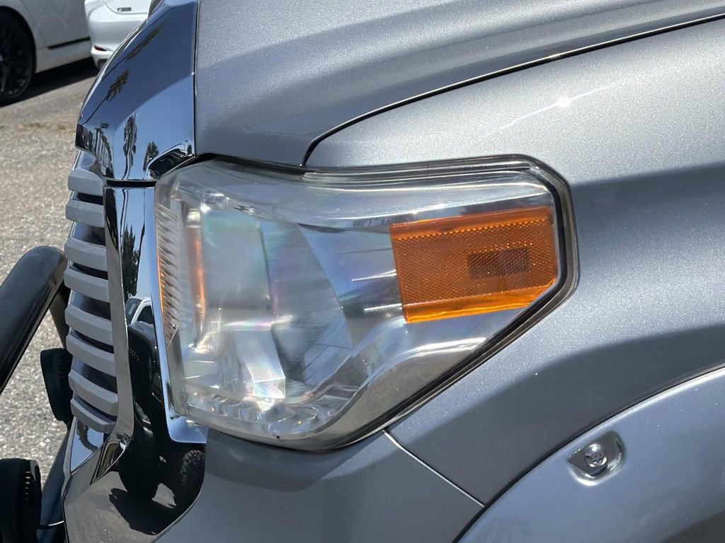 Used 2017 Toyota Tundra Limited w/ Limited Premium Package RWD image 10
