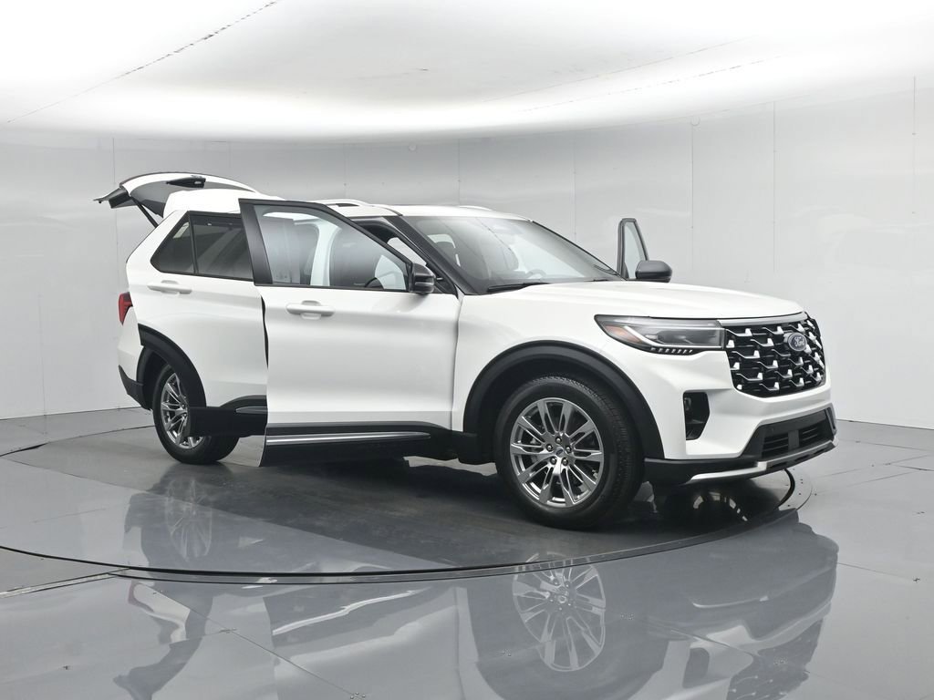 Certified 2025 Ford Explorer Platinum RWD image 38
