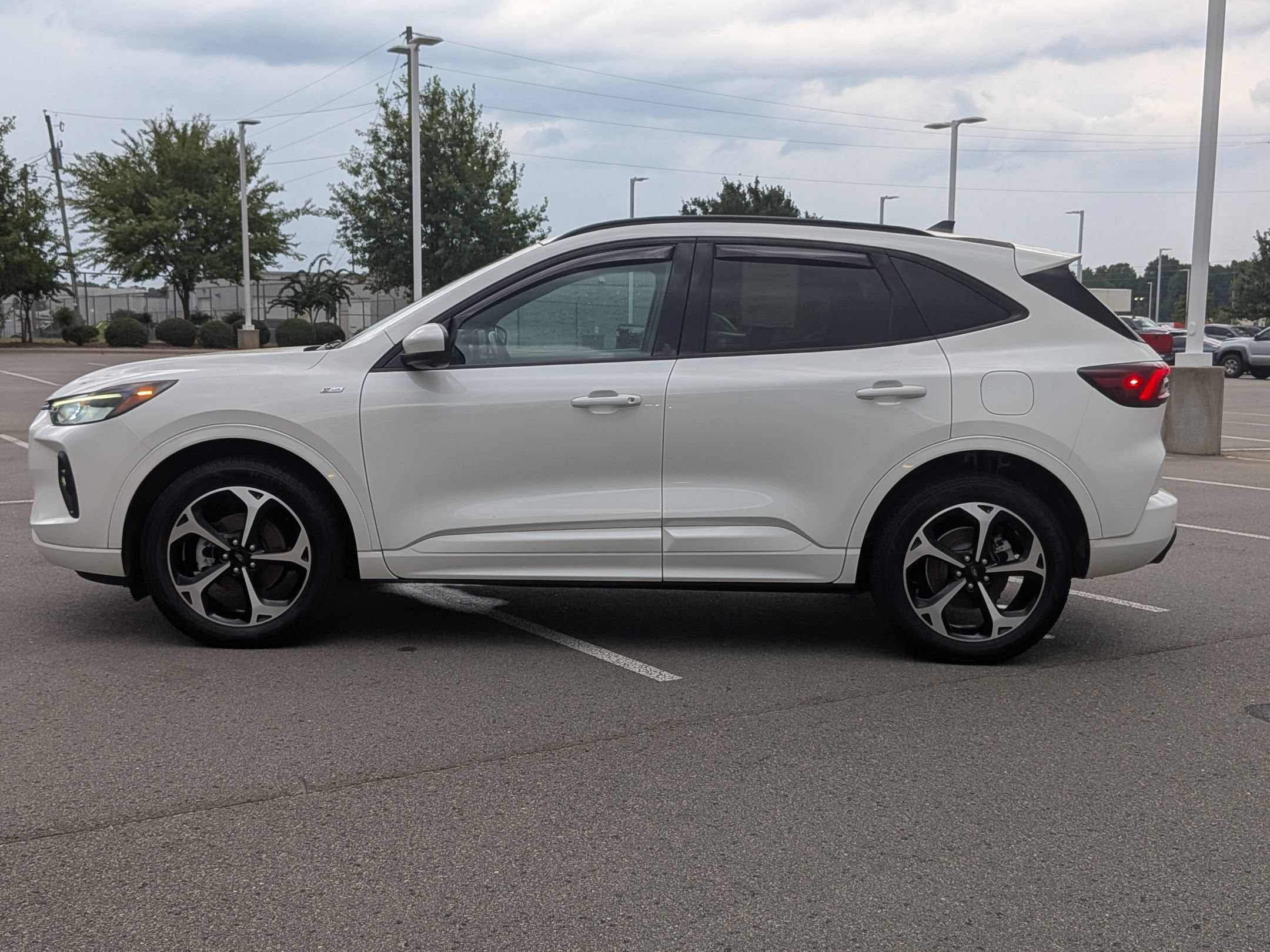 Certified 2023 Ford Escape ST-Line Select w/ Tech Pack #2 AWD/4WD image 7