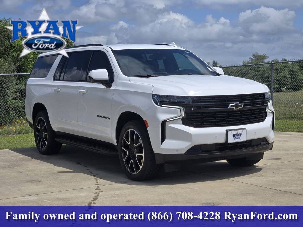 Used 2023 Chevrolet Suburban RST AWD/4WD image 2