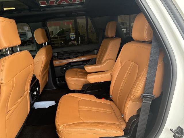 Certified 2022 Ford Expedition Platinum image 18