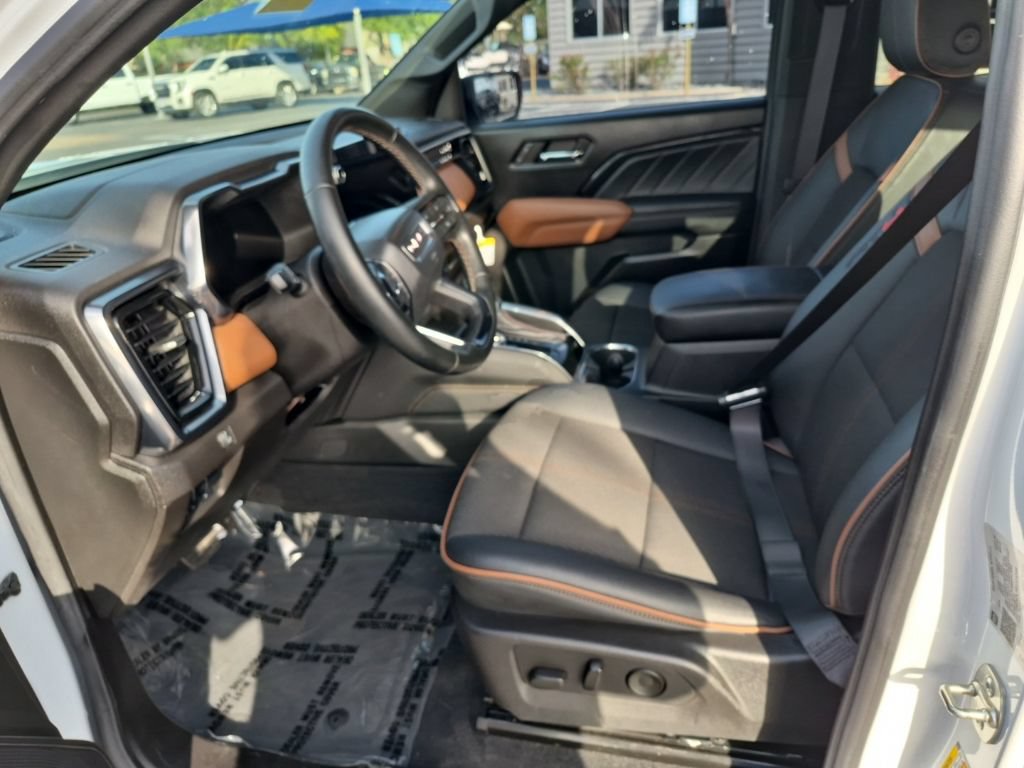 Used 2024 GMC Canyon AT4 AWD/4WD image 11