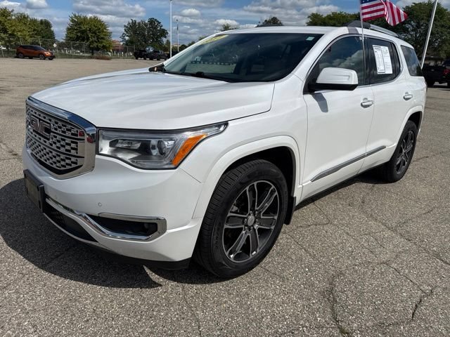 Used 2017 GMC Acadia Denali w/ Technology Package AWD/4WD image 2