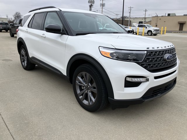 Certified 2023 Ford Explorer XLT w/ Equipment Group 202A image 25