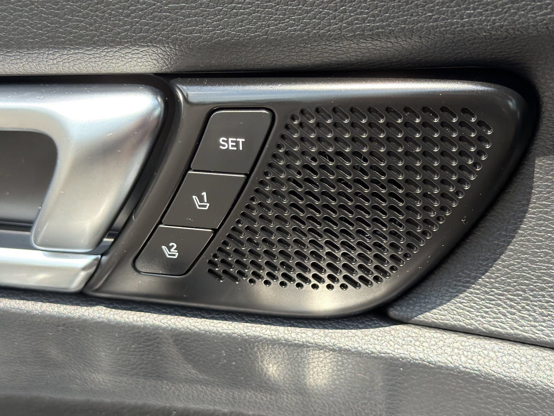 Used 2022 Kia Telluride SX w/ SX Prestige Package AWD/4WD image 20