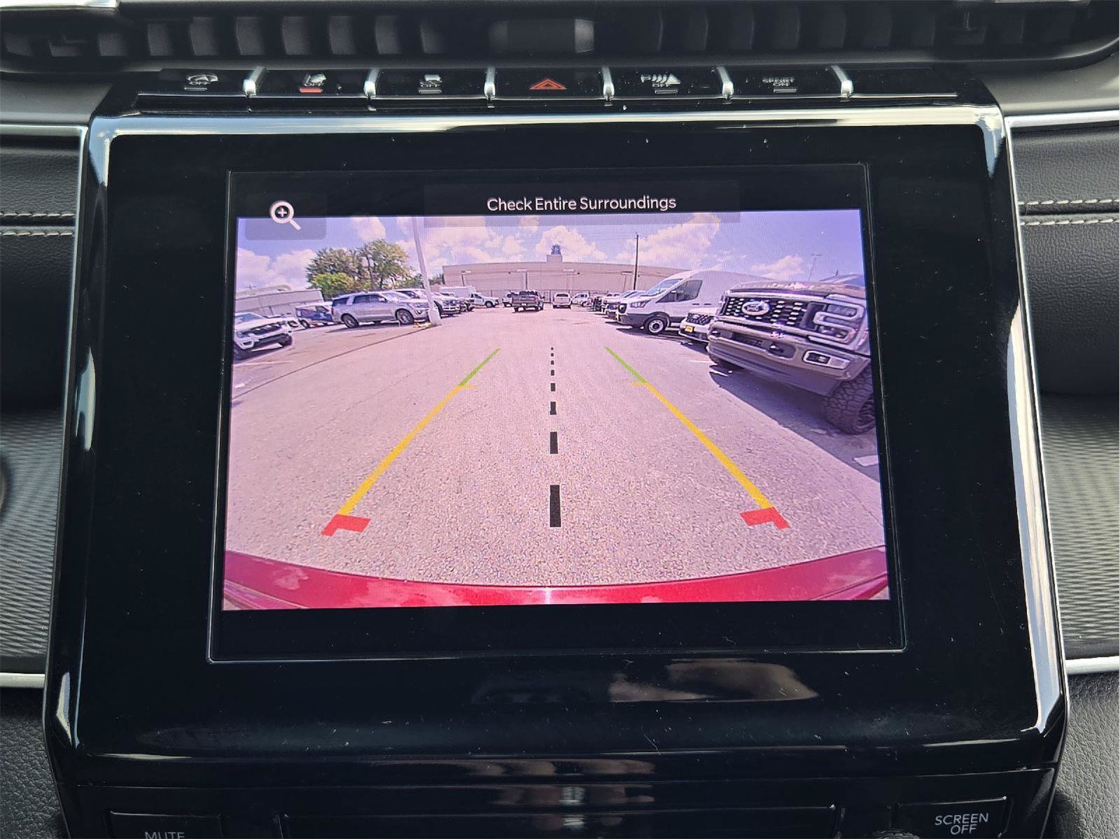 Used 2025 Jeep Grand Cherokee Laredo X RWD image 16