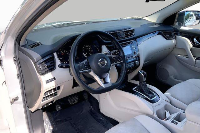 Used 2018 Nissan Rogue Sport SV w/ SV All-Weather Package AWD/4WD image 18