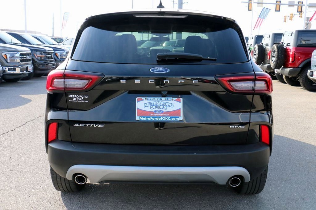 Certified 2025 Ford Escape Active image 6
