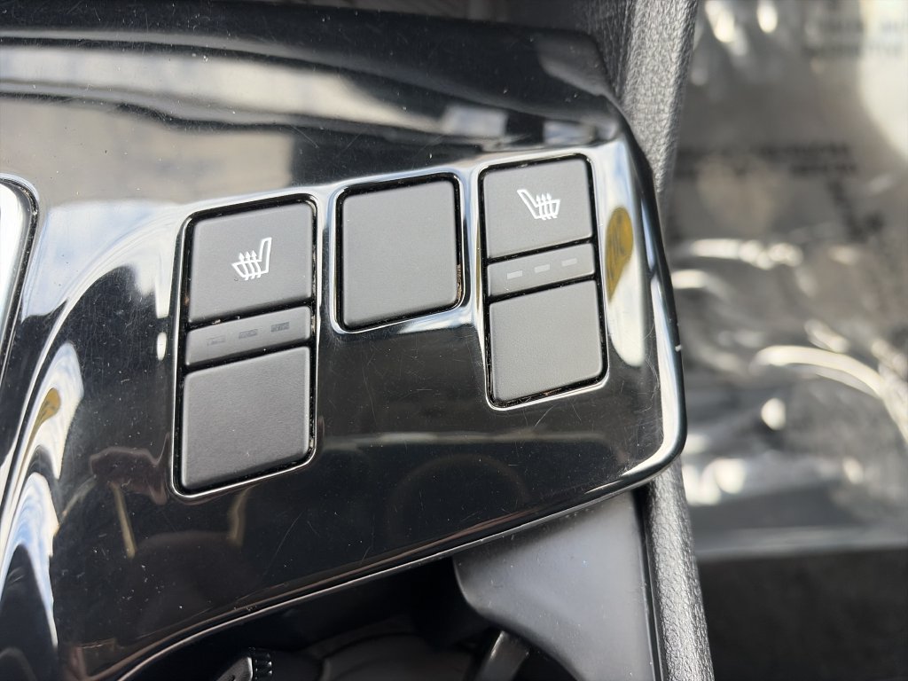 Used 2025 Kia Sportage EX w/ Premium Package FWD image 26