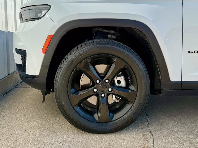 Used 2021 Jeep Grand Cherokee L Laredo AWD/4WD image 38