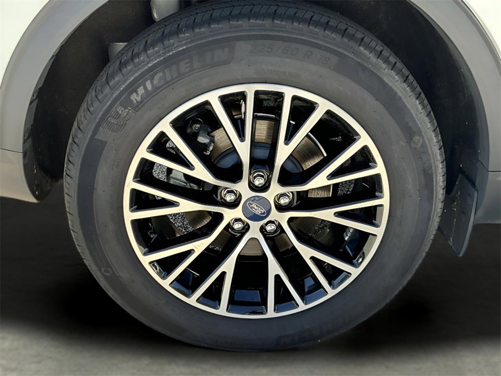 Certified 2024 Ford Escape SE image 12