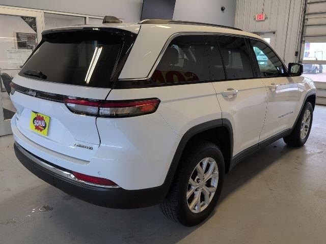 Used 2023 Jeep Grand Cherokee Limited AWD/4WD image 5