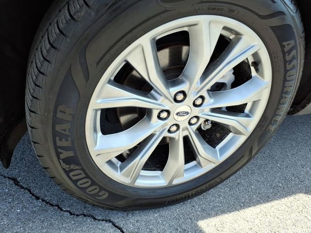Certified 2023 Ford Explorer XLT w/ Equipment Group 202A AWD/4WD image 15