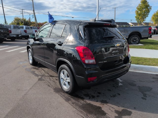 Used 2022 Chevrolet Trax LS w/ Tint and Cruise Package AWD/4WD image 3