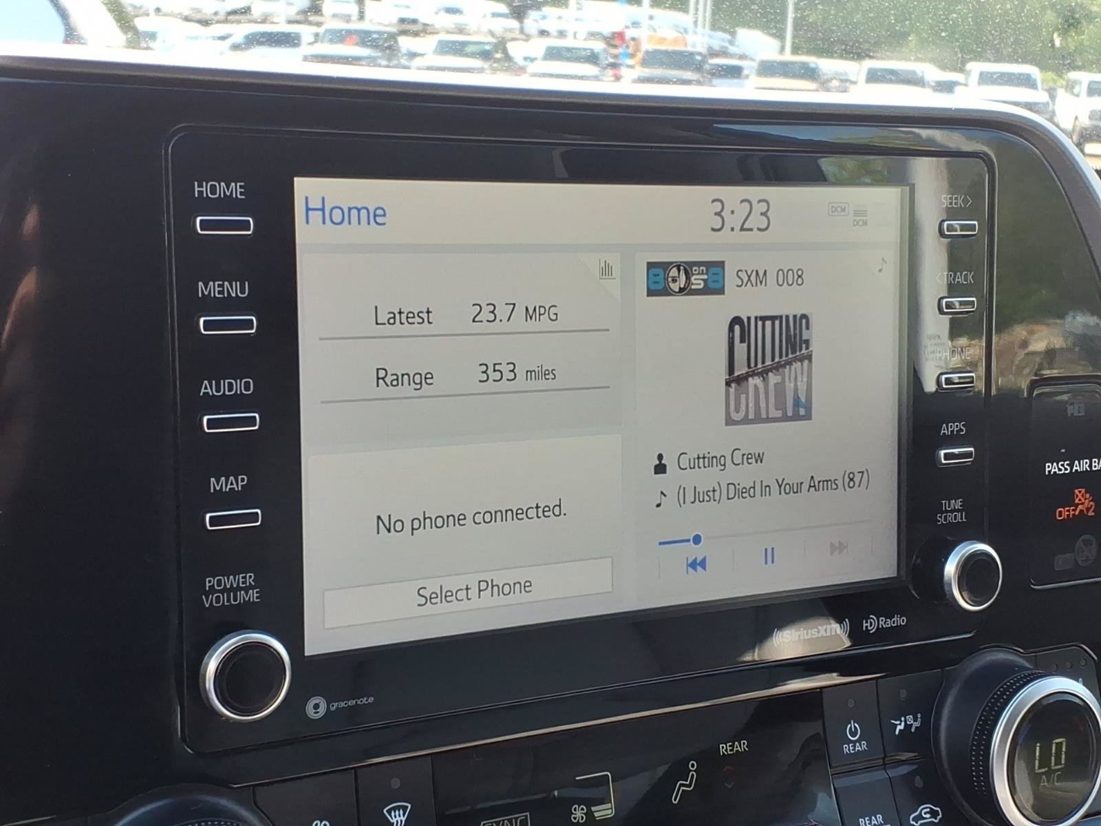 Used 2021 Toyota Highlander XLE AWD/4WD image 16